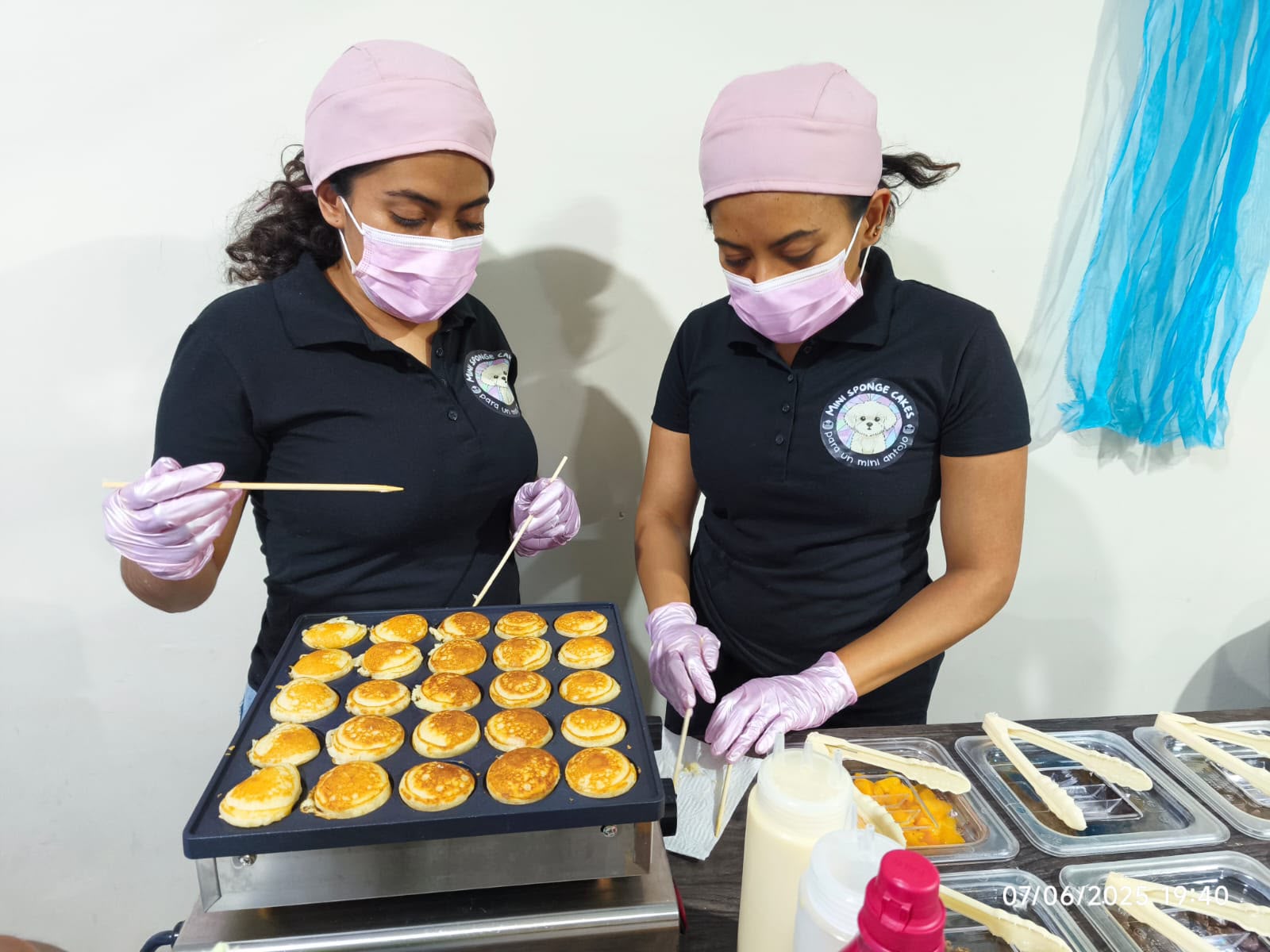 Cocinando mini hot cakes