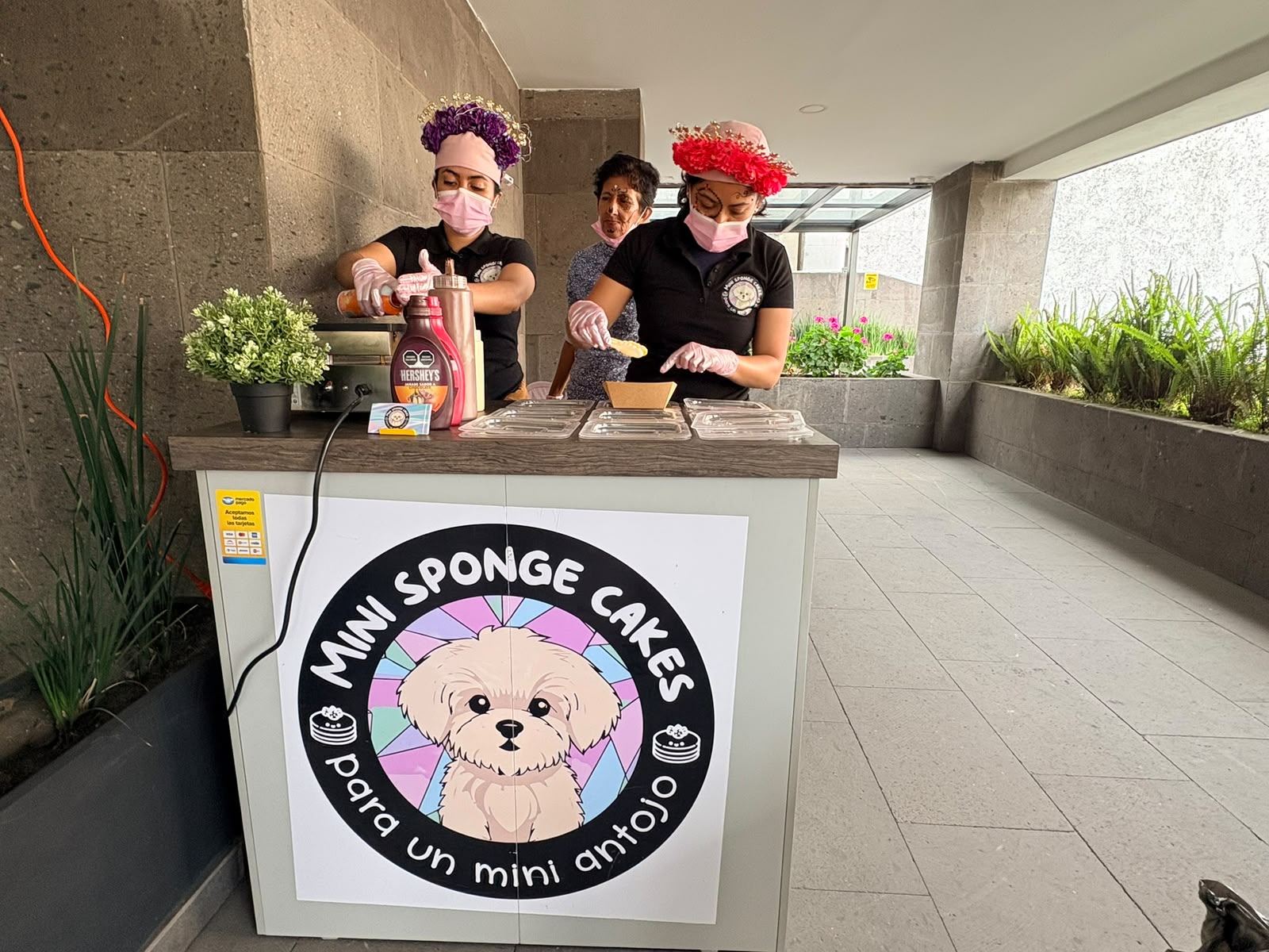 Stand de Mini Sponge Cakes en evento
